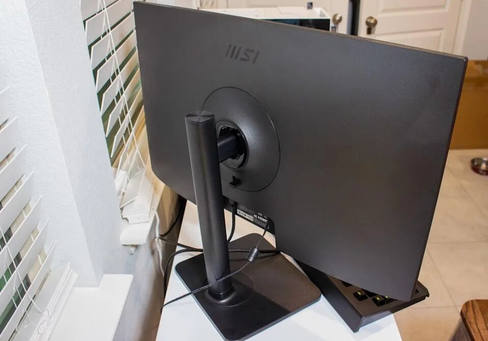 Modern-Monitor-Elevates