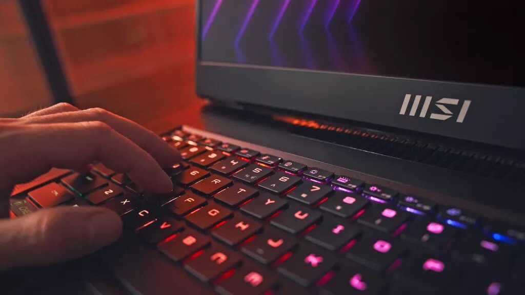 MSI представила ігровий ноутбук Raider з “першим у світі” OLED-дисплеєм QHD 240 Гц